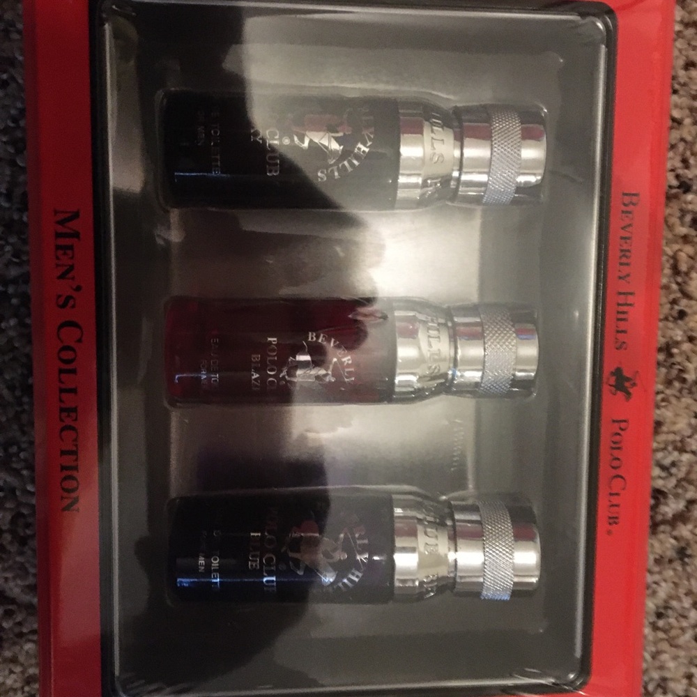 Men polo smells